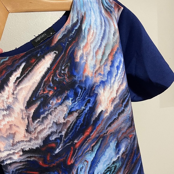 Blue marble crop top - Picture 2 of 3